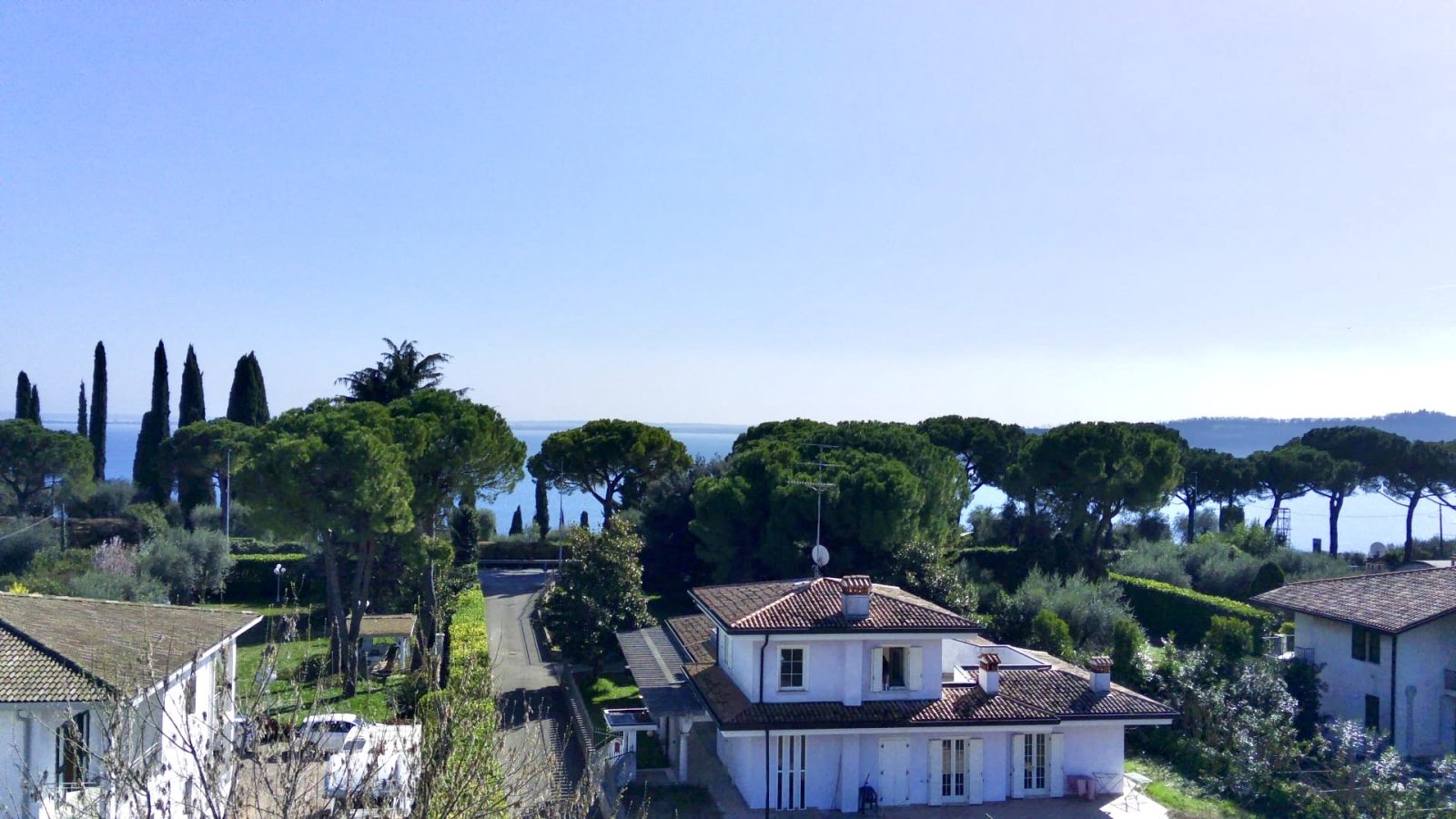 VILLA SINGOLA DI AMPIE DIMENSIONI A DUE PASSI DAL LAGO - Padenghe del Garda